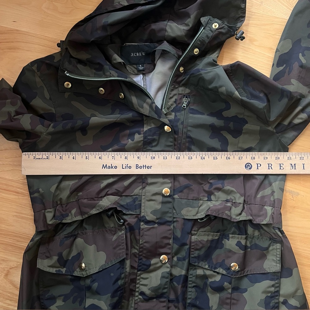 J. Crew Camouflage Rain Jacket with Gold Zipper and Snaps Size Small - Picture 14 of 16